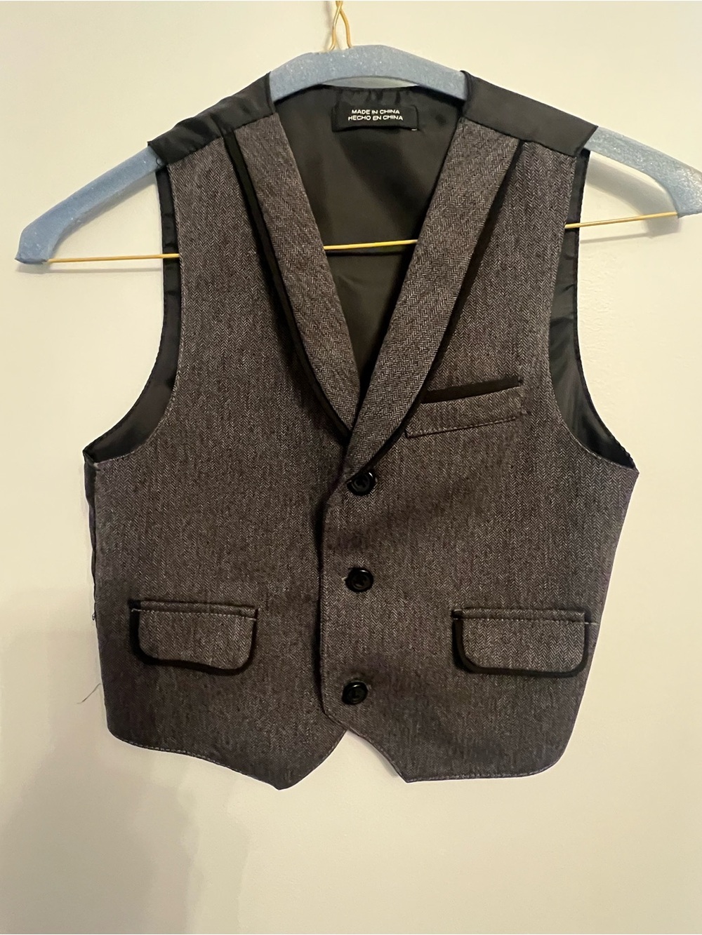 Gray Textured Boys' Dress Vest with Black Trim; size 4, like new